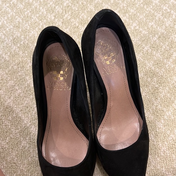 Vince Camuto VC-Kain black suede heels - Picture 6 of 6